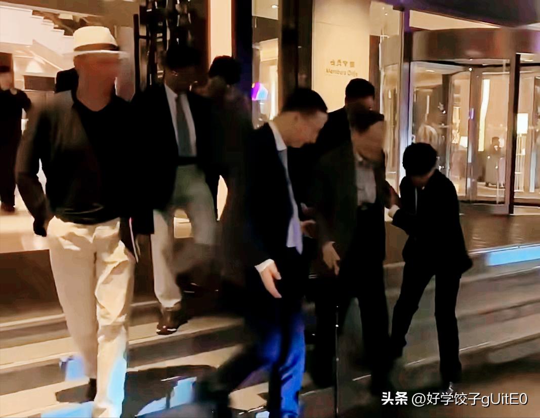 翁帆对杨振宁不耐烦了_翁帆杨振宁婚姻生活揭秘_翁帆杨振宁忘年恋争议