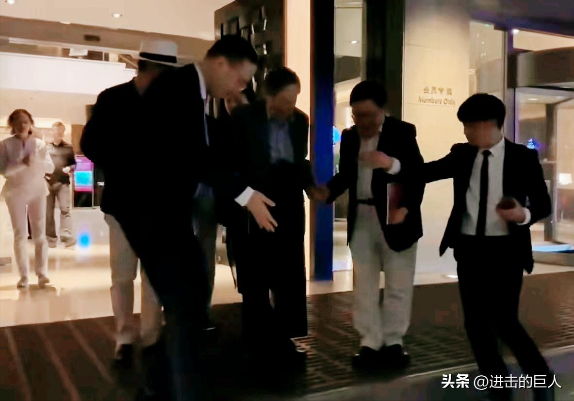 杨振宁翁帆爱情故事_翁帆对杨振宁不耐烦了_翁帆杨振宁婚姻细节