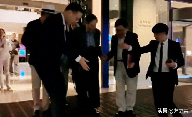 年龄差异婚姻讨论_翁帆对杨振宁不耐烦了_杨振宁翁帆婚姻争议