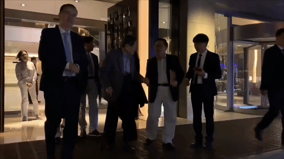年龄差异婚姻讨论_翁帆对杨振宁不耐烦了_杨振宁翁帆婚姻争议