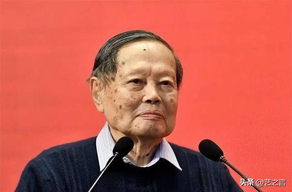 翁帆对杨振宁不耐烦了_杨振宁翁帆婚姻争议_年龄差异婚姻讨论