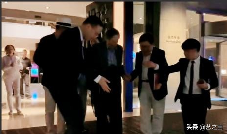 杨振宁翁帆婚姻争议_翁帆对杨振宁不耐烦了_年龄差异婚姻讨论