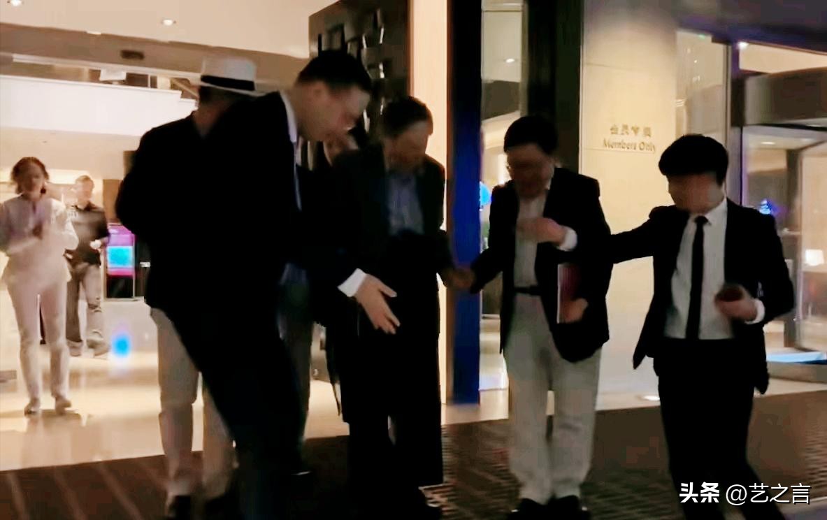 年龄差异婚姻讨论_翁帆对杨振宁不耐烦了_杨振宁翁帆婚姻争议