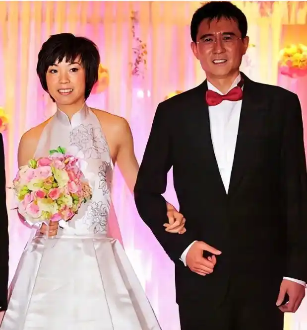 袁立三次婚姻经历_袁立徐威爱情长跑_徐威袁立为什么分手