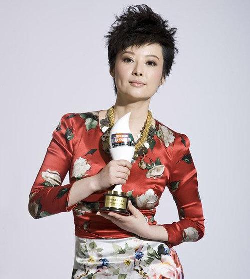 徐威袁立为什么分手_袁立徐威12年恋情_袁立感情经历