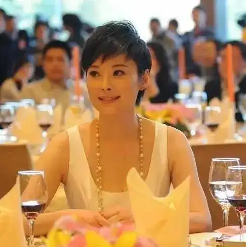 袁立徐威感情经历_钱与爱关系分析_徐威袁立为什么分手