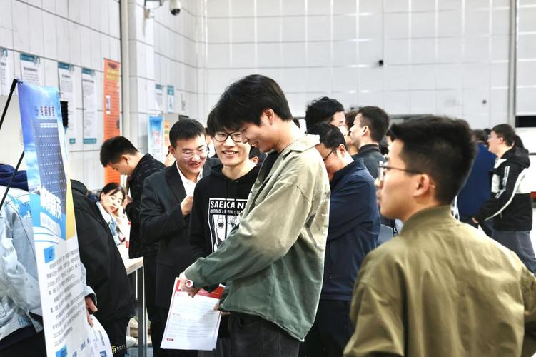 9 月 28 日晚！红杉资本投资企业齐聚，西安交大招聘会超火爆