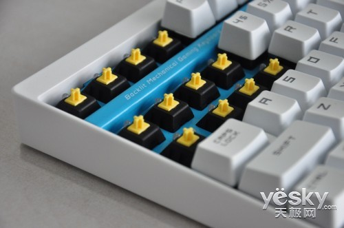 雷柏V500S全无冲全背光游戏键盘拆解评测