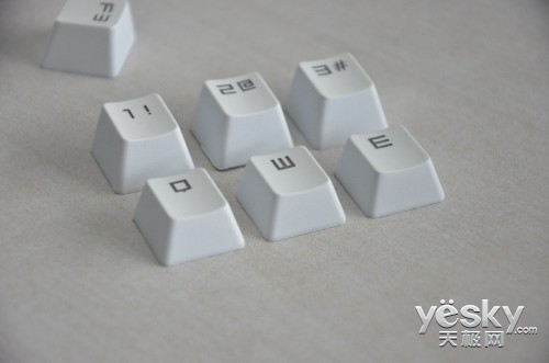 雷柏V500S全无冲全背光游戏键盘拆解评测