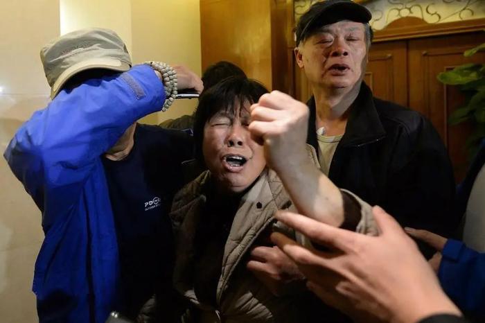 马航失联者家属坚持希望_马航mh370新闻发布会_马航MH370家属不放弃寻找