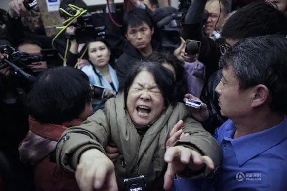 马航失联者家属坚持希望_马航mh370新闻发布会_马航MH370家属不放弃寻找