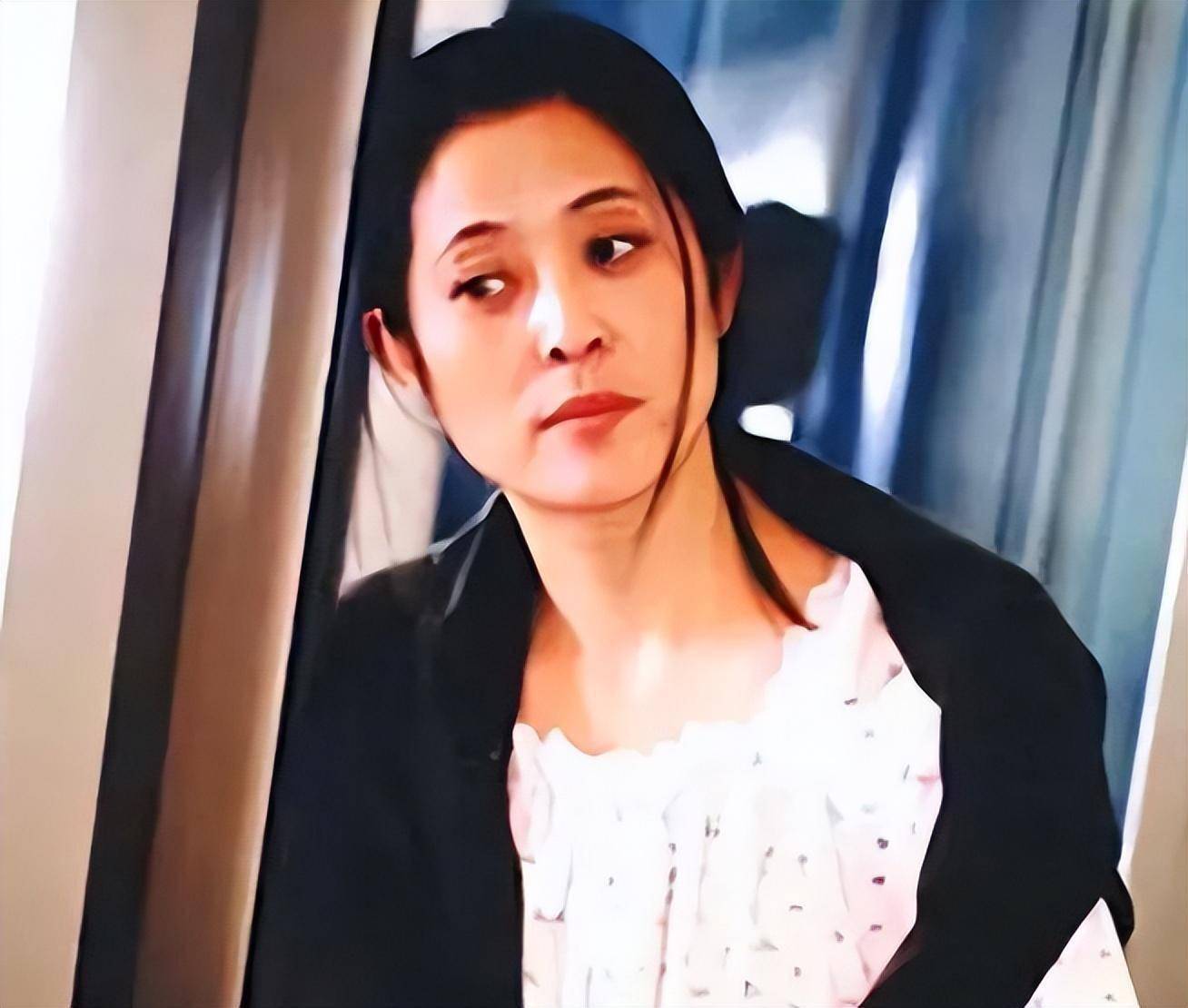 倪萍64岁断崖式衰老_倪萍三婚两离不移民_倪萍被曝移民美国新闻