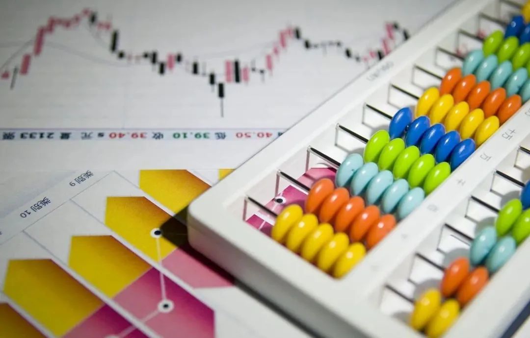 市盈率高企，股价低迷：探寻估值背后的真正含义与投资策略