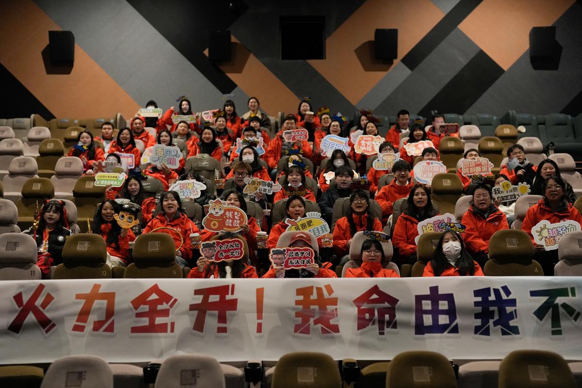 电影+模式经济效应_中国电影国际影响力全球调研_中国电影产业产值分析