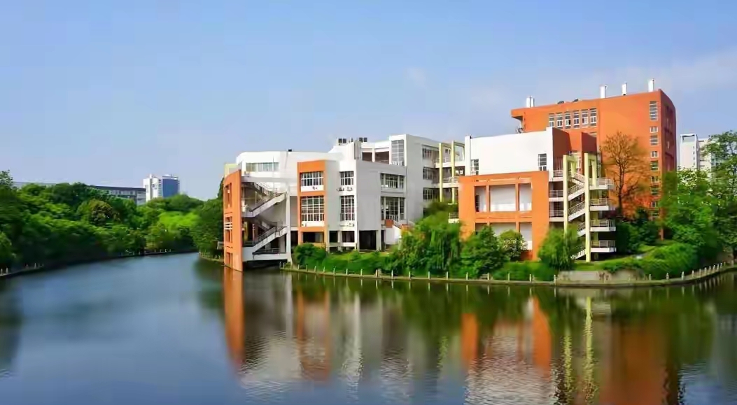 南昌大学中国语言文学_南昌大学高考志愿填报_南昌大学专业选择