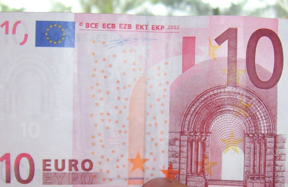 二季度基金回报率公布，重仓股分化，投资方向判断难度大